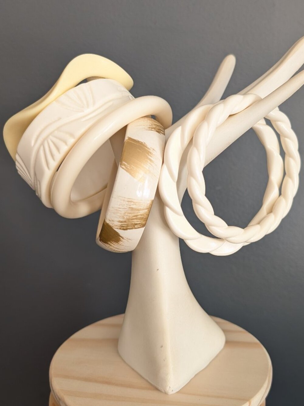 Cream stacking bangle bundle - Picture 1 of 12